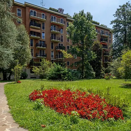 Stylish Flat With Balcony - 15 Min To Duomo Daire