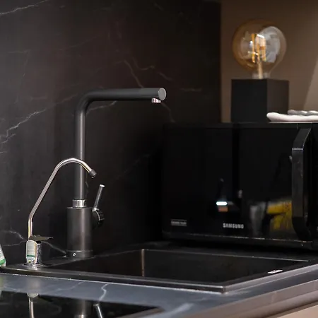 Stylish Flat With Balcony - 15 Min To Duomo * Milão