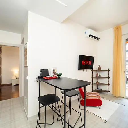 Apartamento Stylish Flat With Balcony - 15 Min To Duomo