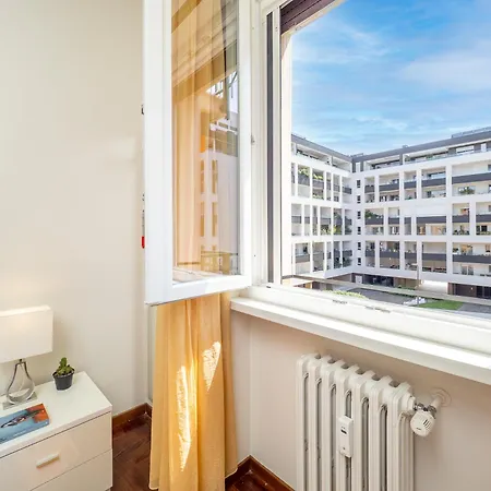 Stylish Flat With Balcony - 15 Min To Duomo Apartamento *
