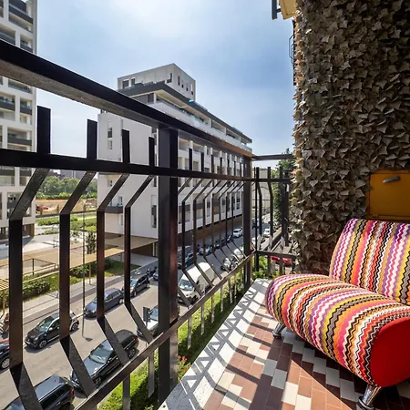Stylish Flat With Balcony - 15 Min To Duomo Apartamento