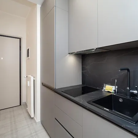 Stylish Flat With Balcony - 15 Min To Duomo Milão